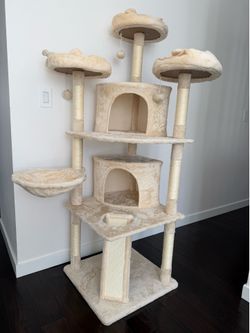 Absolutely Brand New Cat Tree Won’t Be Needing It. Comes As Pictured. Sizing In Pics. PRICE FIRM