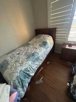 Twin beds ( 2 twin beds) with night stand ( one night stand)