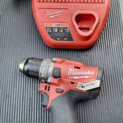 Milwaukee M12 fuel drill/driver