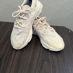 adidas Originals Women's Ozweego Sneaker in clear brown 9.5