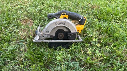 Dewalt saw
