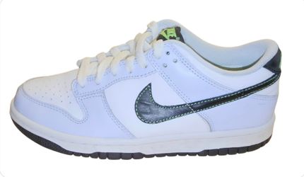 Nike Dunk Low Grey Green Strike Size 4.5Y FB9109-107 EXCELLENT USED CONDITION