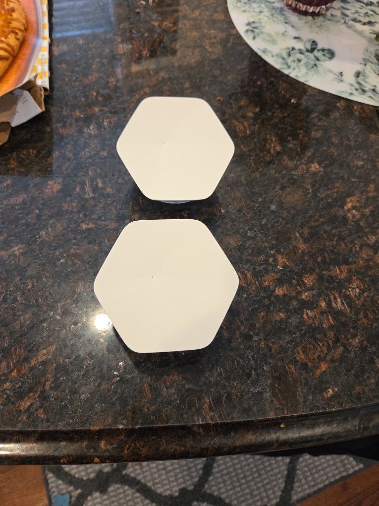 Xfinity xFi Pods (2-Pack) – 2nd Generation – Excellent Condition