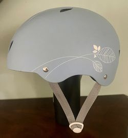 Girls Youth Schwinn Blue Bike Helmet With Ponytail Hairstyle Cutout Ages 8-14