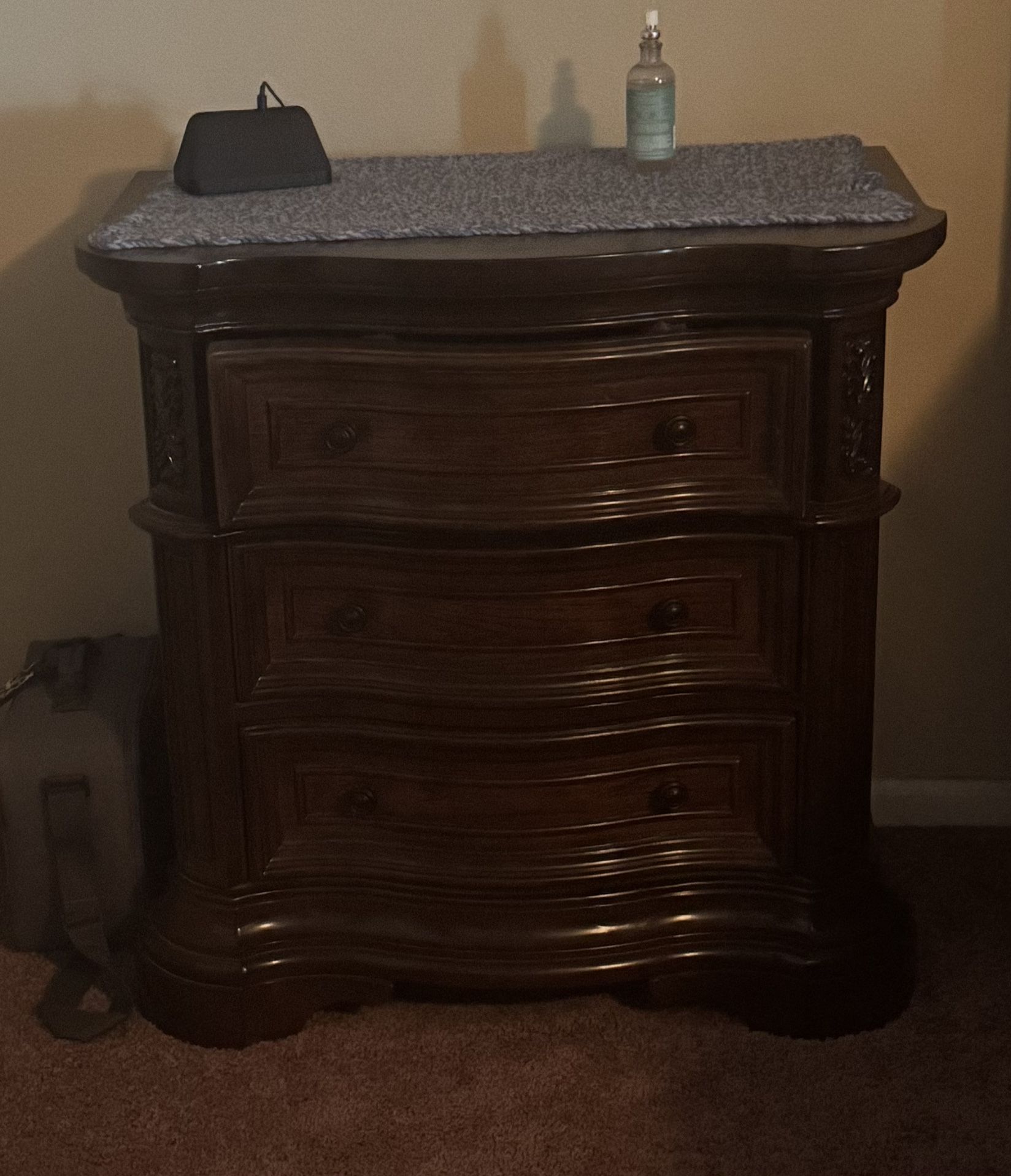Cheery wood king Size Bedroom Set