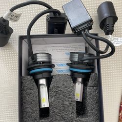 2 white lighting LED headlights like new for a 2005 Ford explore sport trock