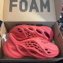 Adidas Yeezy Foam RNNR “Vermillion”