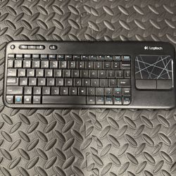 Logitech K400r Compact Wireless Keyboard