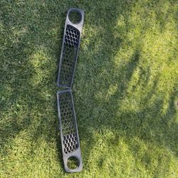 2008 G8 GT Front Bumper Bottom Grills