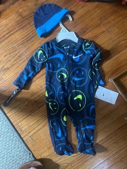 Baby boy Nike Onesie hat & booties 0-3 mos