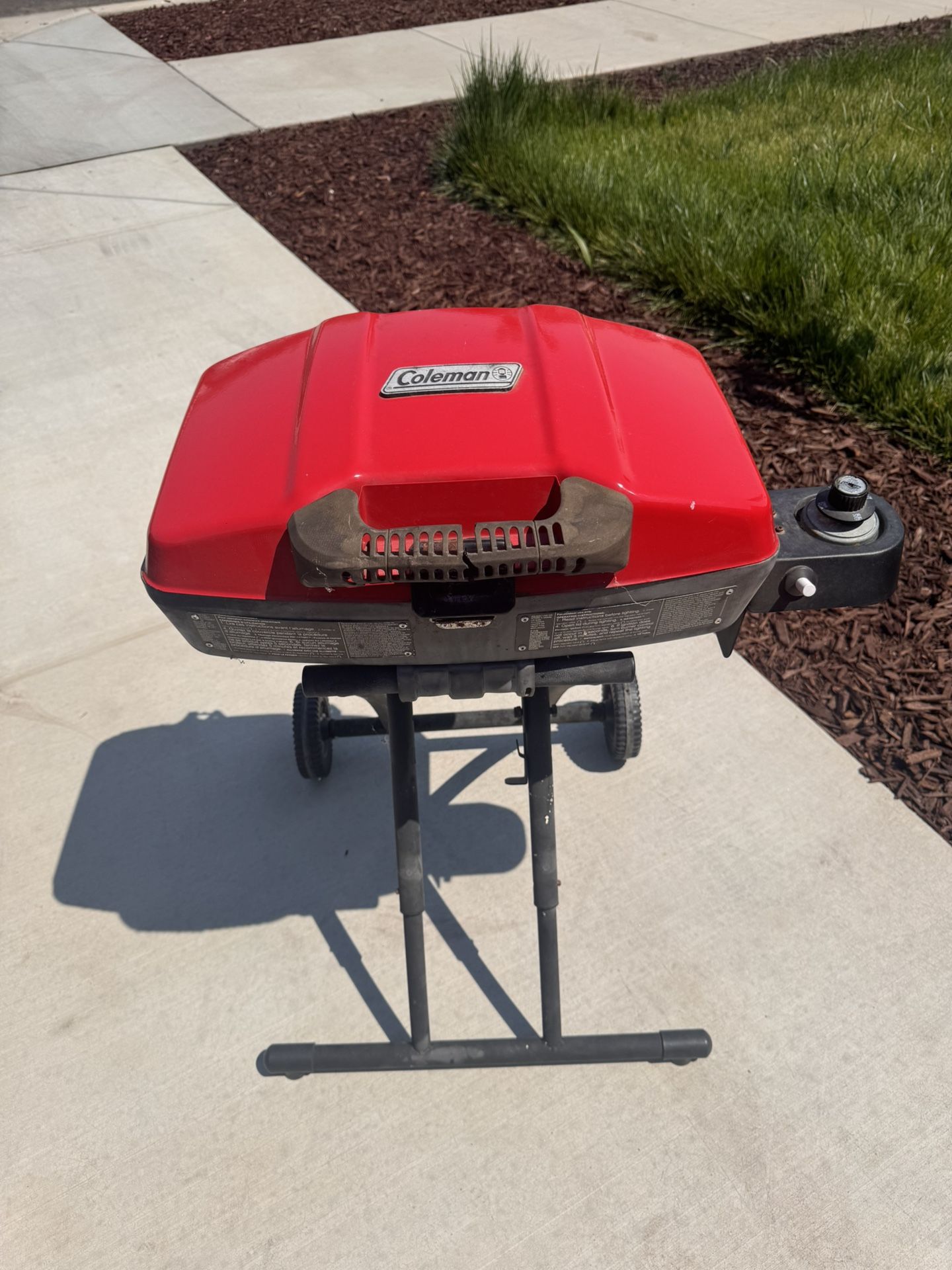 Coleman Camping BBQ Grill With 3 Full Propane Canisters