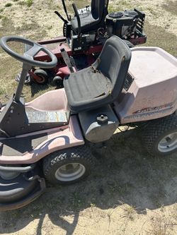 Riding Mower Works Like A Zero Turn
