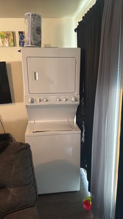 Stacked washer/dryer