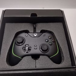 Razer Wolverine V2 Wired Gaming Controller 