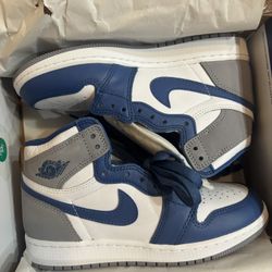 Women Jordan 1 Retro High Og Size 4