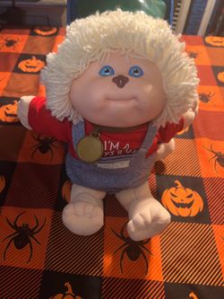 Cabbage Patch Kids Doll with Toys R Us Medal