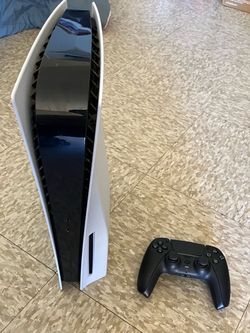 PS5 Disc Edition – Great Working Condition + 1 Free Game