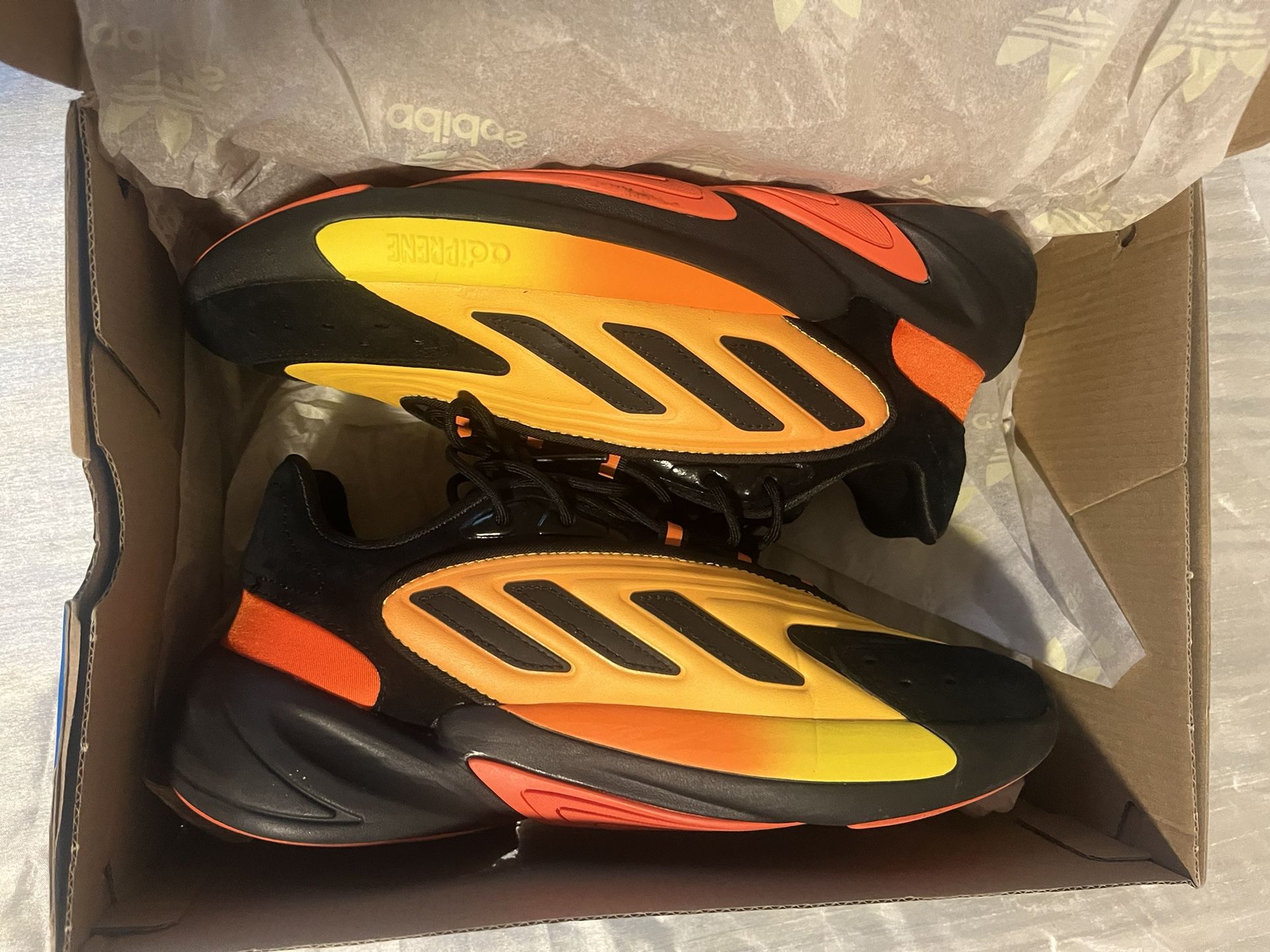 Adidas Ozella Size 8 - Black/Orange/Yellow