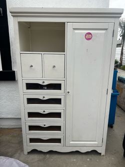 Vintage dresser