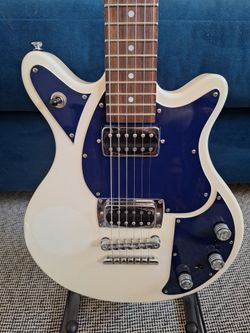 First Act Volkwagen Garage Master electric guitar -  white with blue pickguard