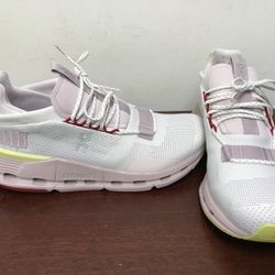 Women's On Cloudnova Sneakers. Size 9.