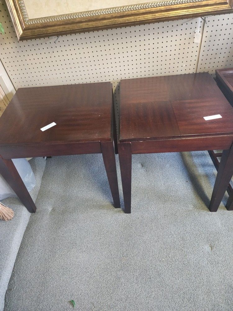 2 End Tables, Like New @$15 a Table