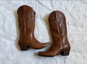 7.5 Ariat Brown Boot