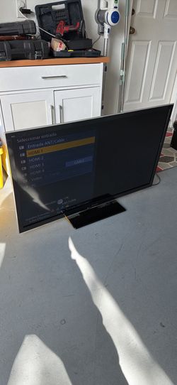Panasonic VIERA 47” Full HD LCD TV – 4 HDMI – Excellent Condition