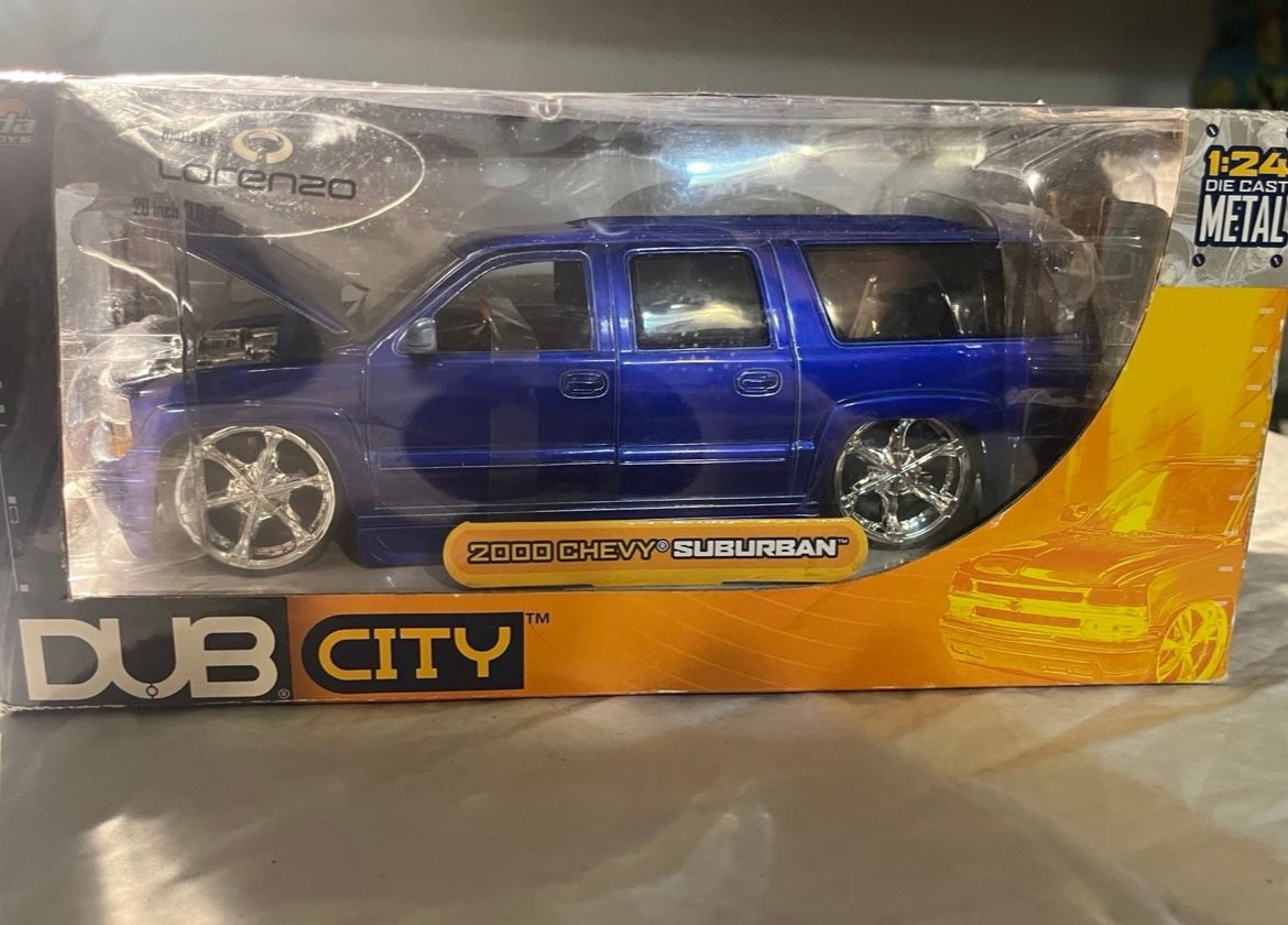 Dub City 2000 Chevy Suburban