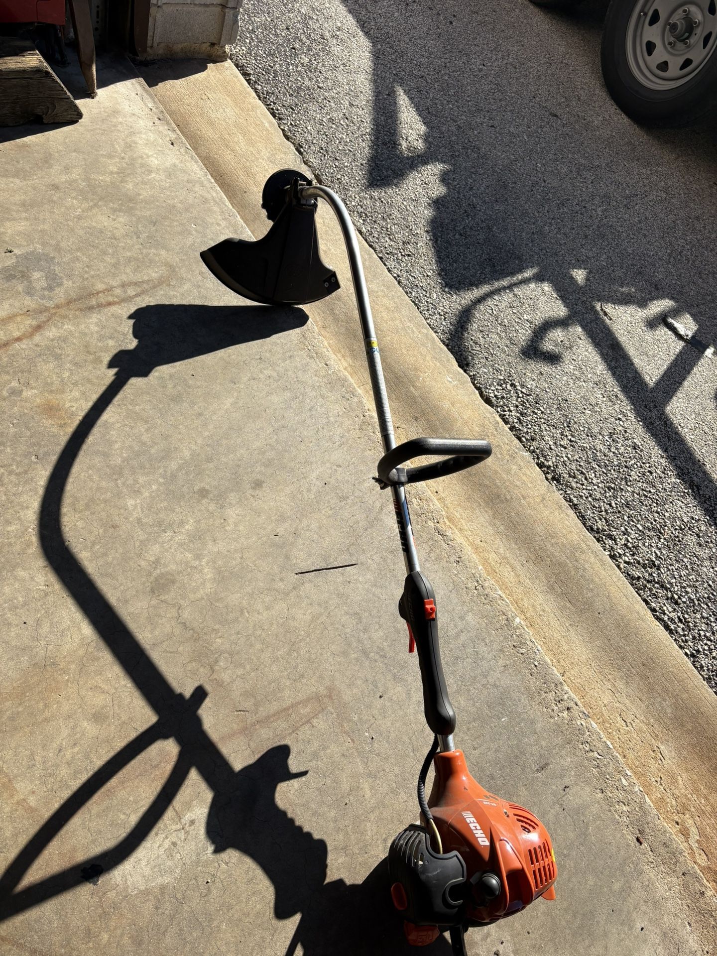 Brand New Bent Shaft Echo 2 Stroke Trimmer Ask For $220