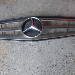 Mercedes-Benz C-Class Front Bumper Grille 