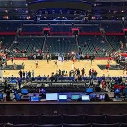 San Antonio Spurs at Los Angeles Lakers  Show 