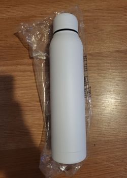 NEW White 16.9oz Insulated double wall stainless steel thermal water bottle, hot , cold drink