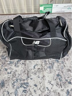 New Balance Black & White Duffle Bag / Sports Gear Bag 🎒