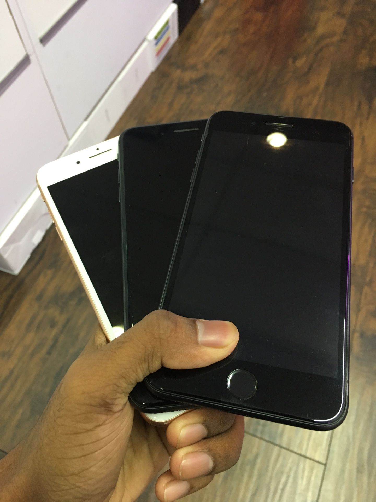 iPhone 8 Plus 64GB/ 256GB Unlocked / AT&T Excellent Condition With Free Charger