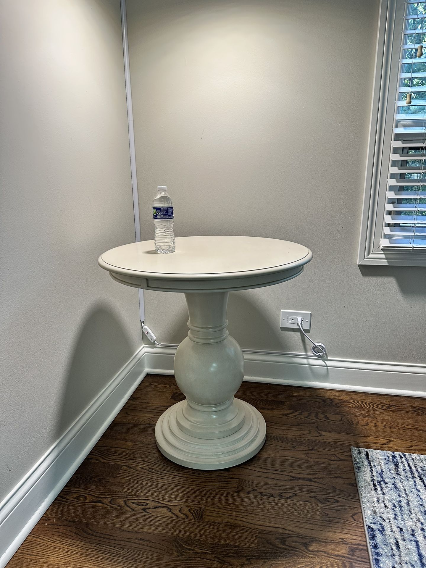 26” Round Pedestal End Table
