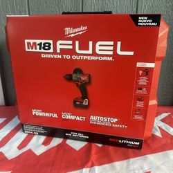 Milwaukee M18 FUEL 18V Lithium-Ion Brushless Cordless 1/2 in. Hammer Drill Driver Kit