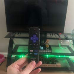 Westinghouse Roku Smart TV 43”