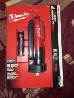 Milwaukee 550 Lumens LED Redlithium USB Stick Light with Magnet and Charging Dock 2128-22 | OBO