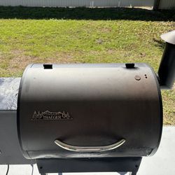 Traeger Pellet Smoker – Medium Size – Excellent Condition