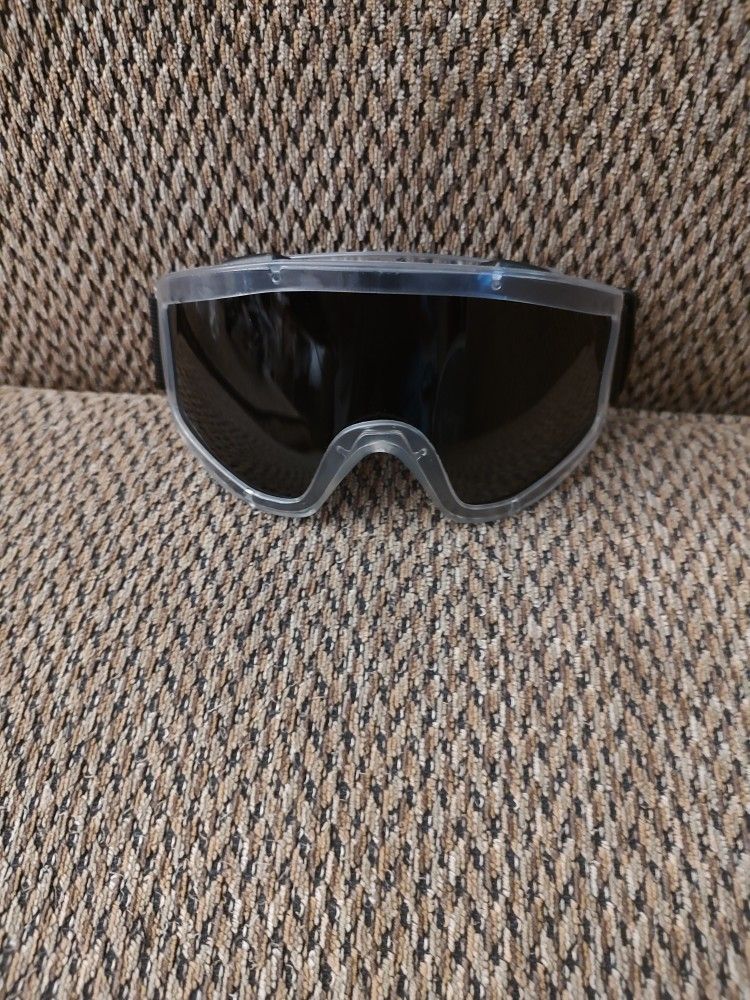 MOTORCYCLE GOGGLES. BLACK LENS. NEW. PICKUP ONLY.