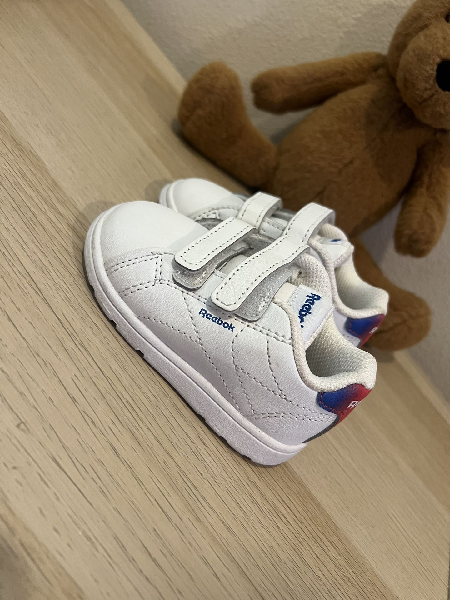 Reebok size 4c