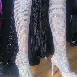 Size 8.5.10... RHINESTONES Boots 