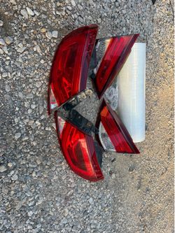 2014 Chrysler 200 tail lights