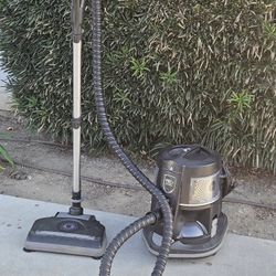 RAINBOW E2 VACUUM CLEANER WORKS GREAT