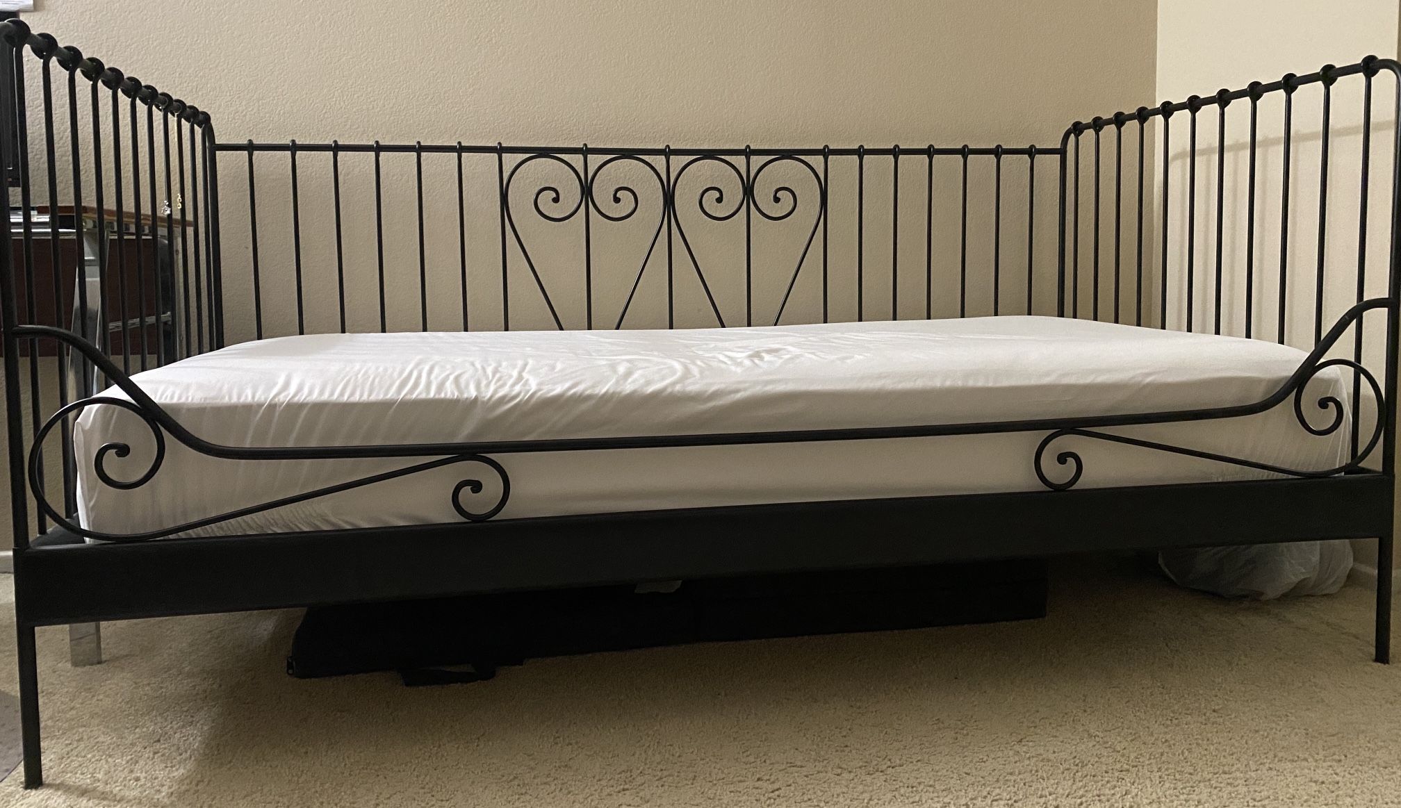 Meldal Daybed (Ikea Black Metal Twin Bed frame)