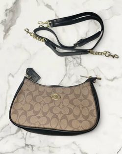 Coach shoulder bag  Brand new Unused I di deliveries if you close with a small fee or you come to me I take offers somtimes🤗