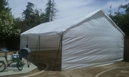 Carpas. Con paredes o solo con techo