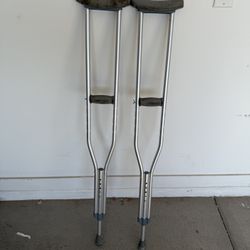 Crutches For People Up To 5 Ft 10