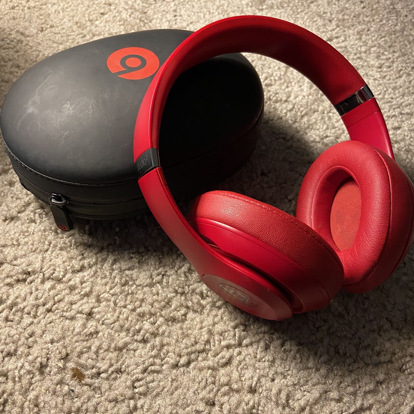 Beats by Dr. Dre Beats Studio3 Wireless Over Ear Headphones - Red